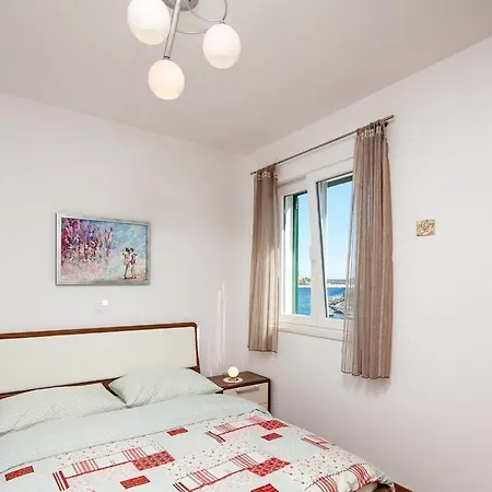 Nyaraló Luxurioeses Mit Pool Direkt Am By Interhome *