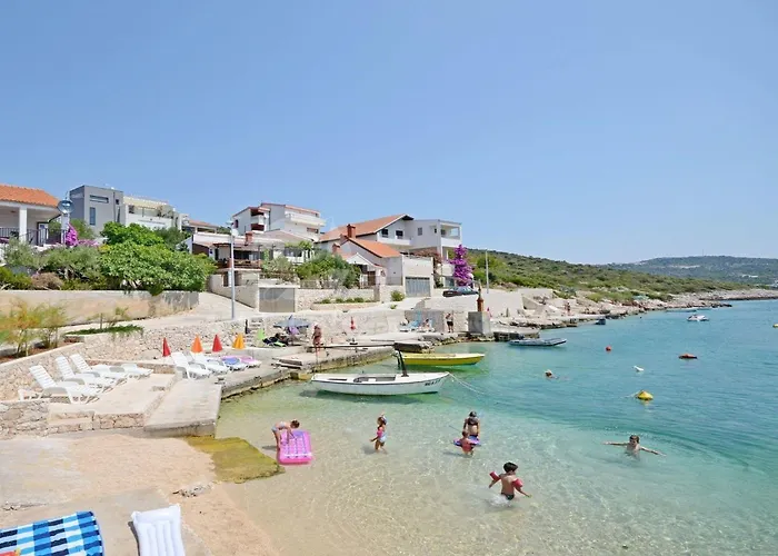 Luxurioeses Mit Pool Direkt Am By Interhome *