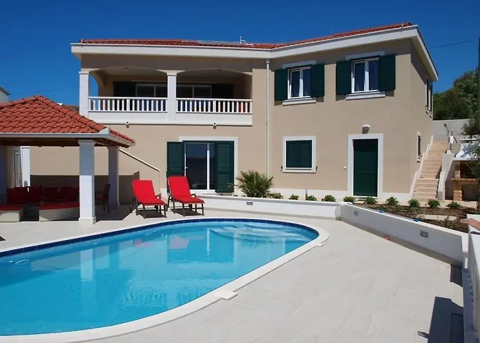 Luxurioeses Mit Pool Direkt Am By Interhome بيت للعطل *