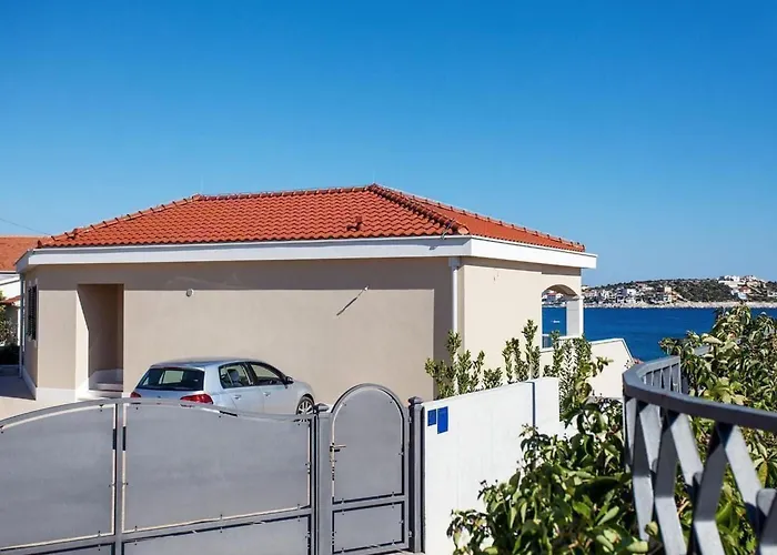 Luxurioeses Mit Pool Direkt Am By Interhome *