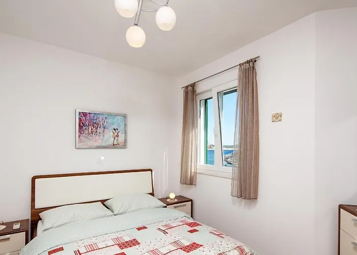 بيت للعطل Luxurioeses Mit Pool Direkt Am By Interhome *