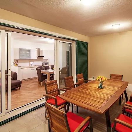 Luxurioeses Mit Pool Direkt Am By Interhome Rogoznica (Sibenik-Knin)