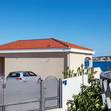 Luxurioeses Mit Pool Direkt Am By Interhome *