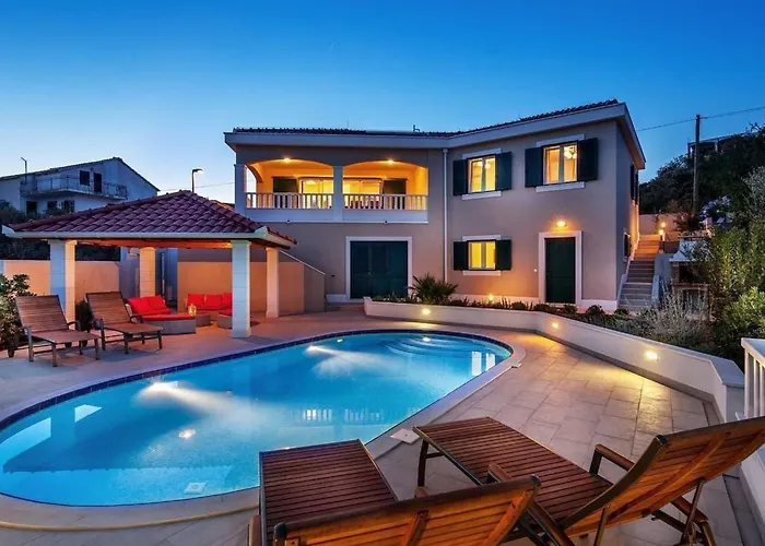 Nyaraló Luxurioeses Mit Pool Direkt Am By Interhome *