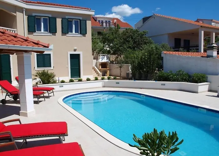 Luxurioeses Mit Pool Direkt Am By Interhome Hébergement de vacances *