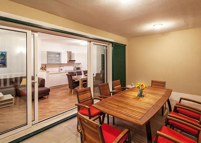 Luxurioeses Mit Pool Direkt Am By Interhome Rogoznica (Sibenik-Knin)