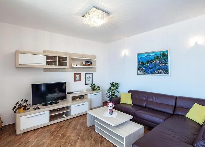 Luxurioeses Mit Pool Direkt Am By Interhome Hébergement de vacances *