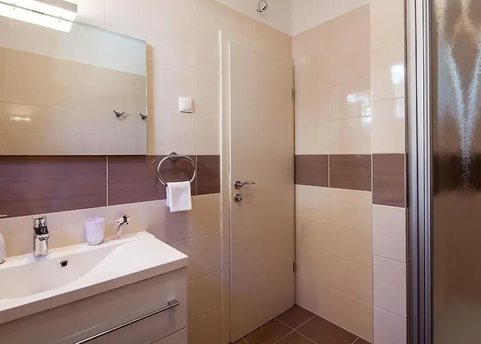 Luxurioeses Mit Pool Direkt Am By Interhome Nyaraló *