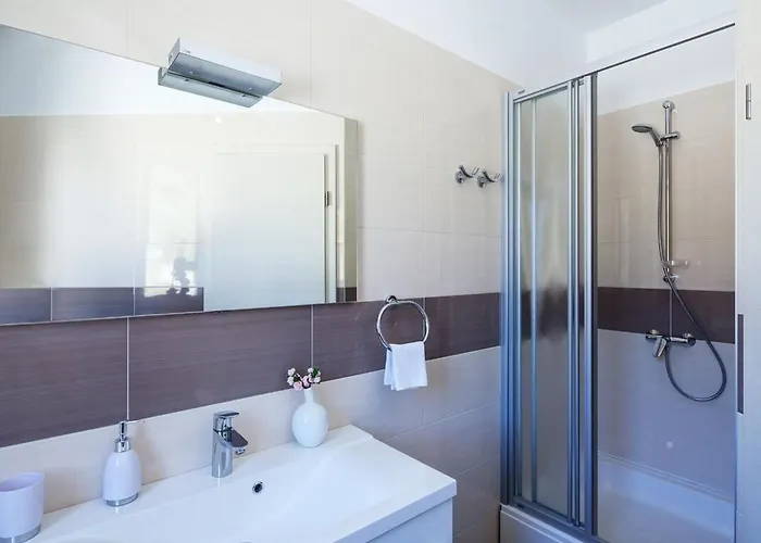 Luxurioeses Mit Pool Direkt Am By Interhome *